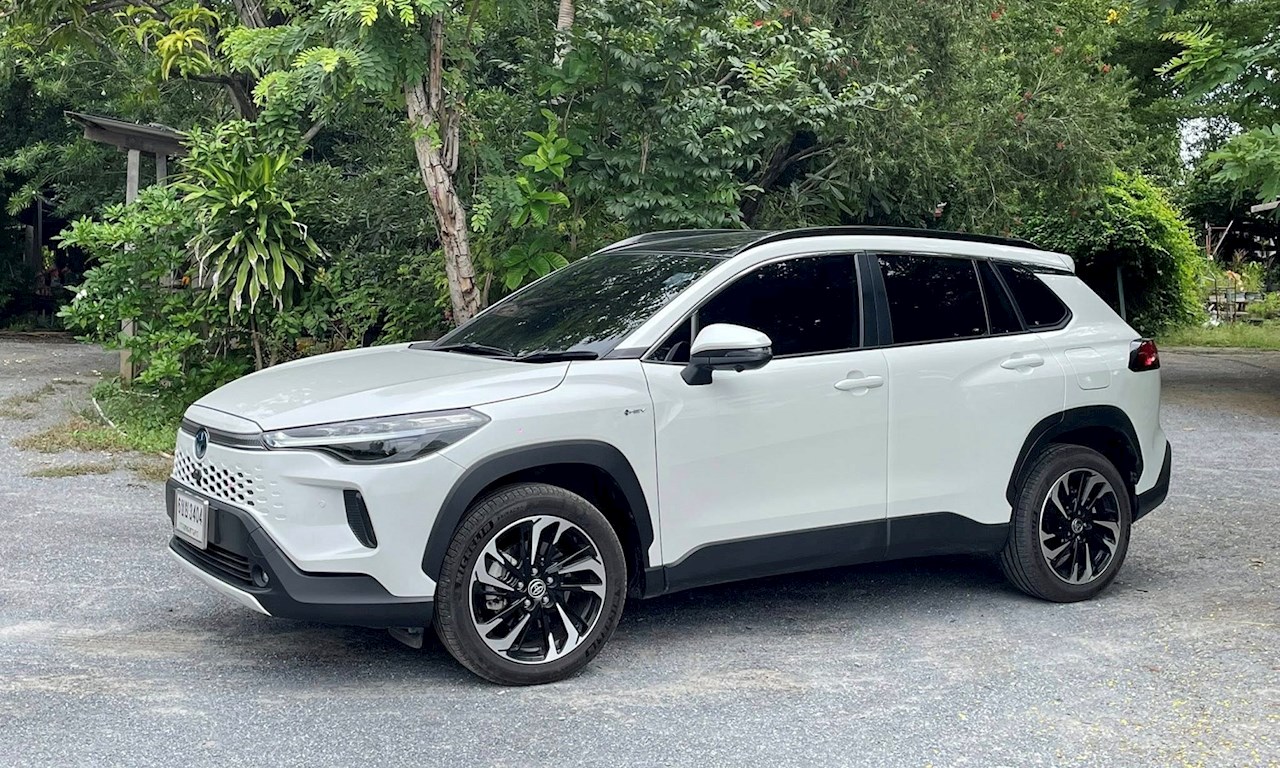 ลองขับ Toyota Corolla Cross รุ่น HEV Premium Luxury ขับสนุก ตอบโจทย์คุ้มค่า สนนราคา 1,204,000 บาท ได้อะไรกันบ้าง?